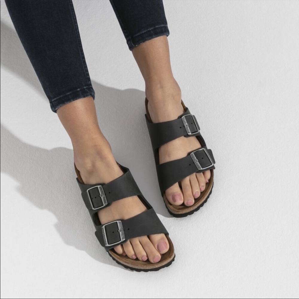 Excelled used condition black oiled leather Arizona Birkenstock sz 37 regular